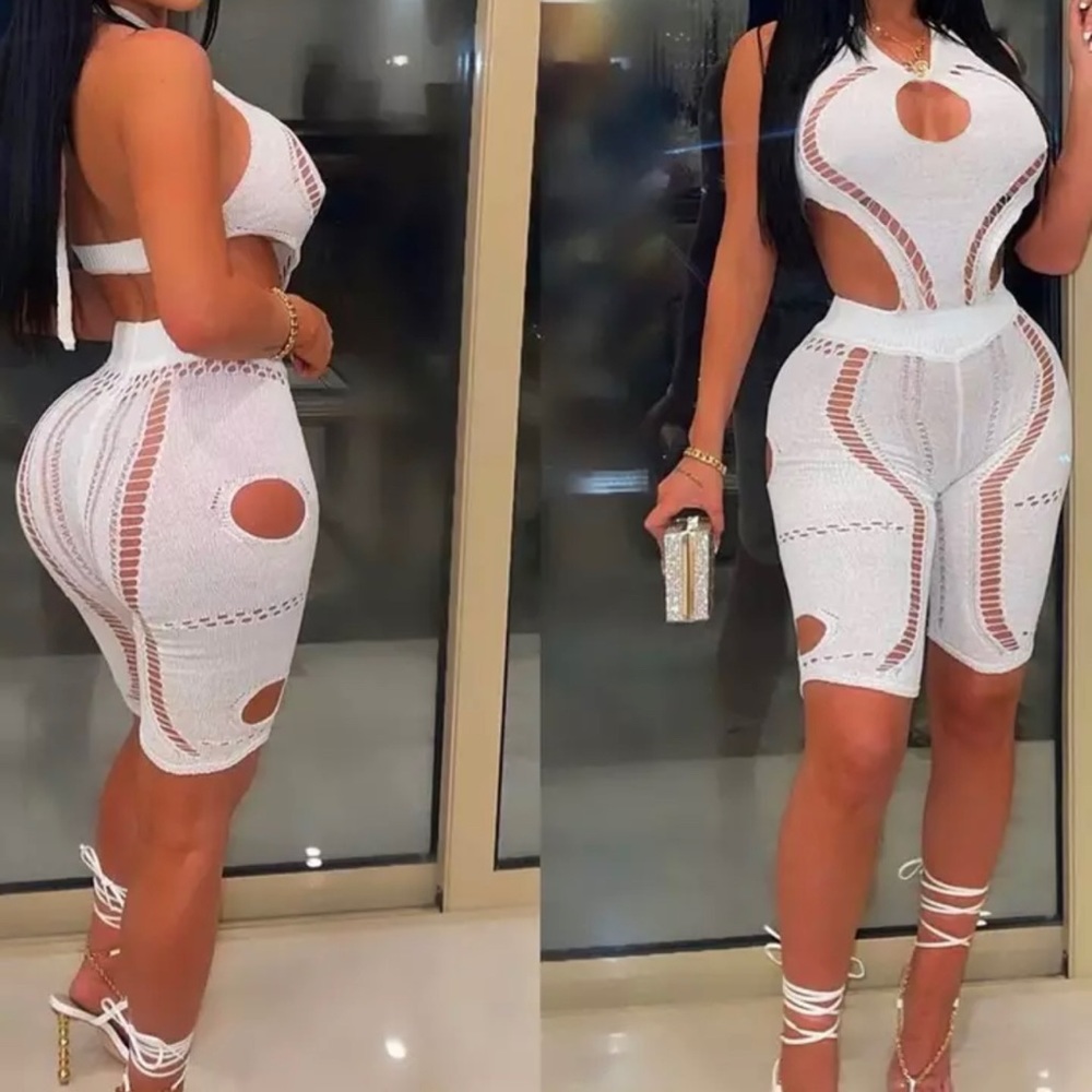 Small size left does stretch a little bit